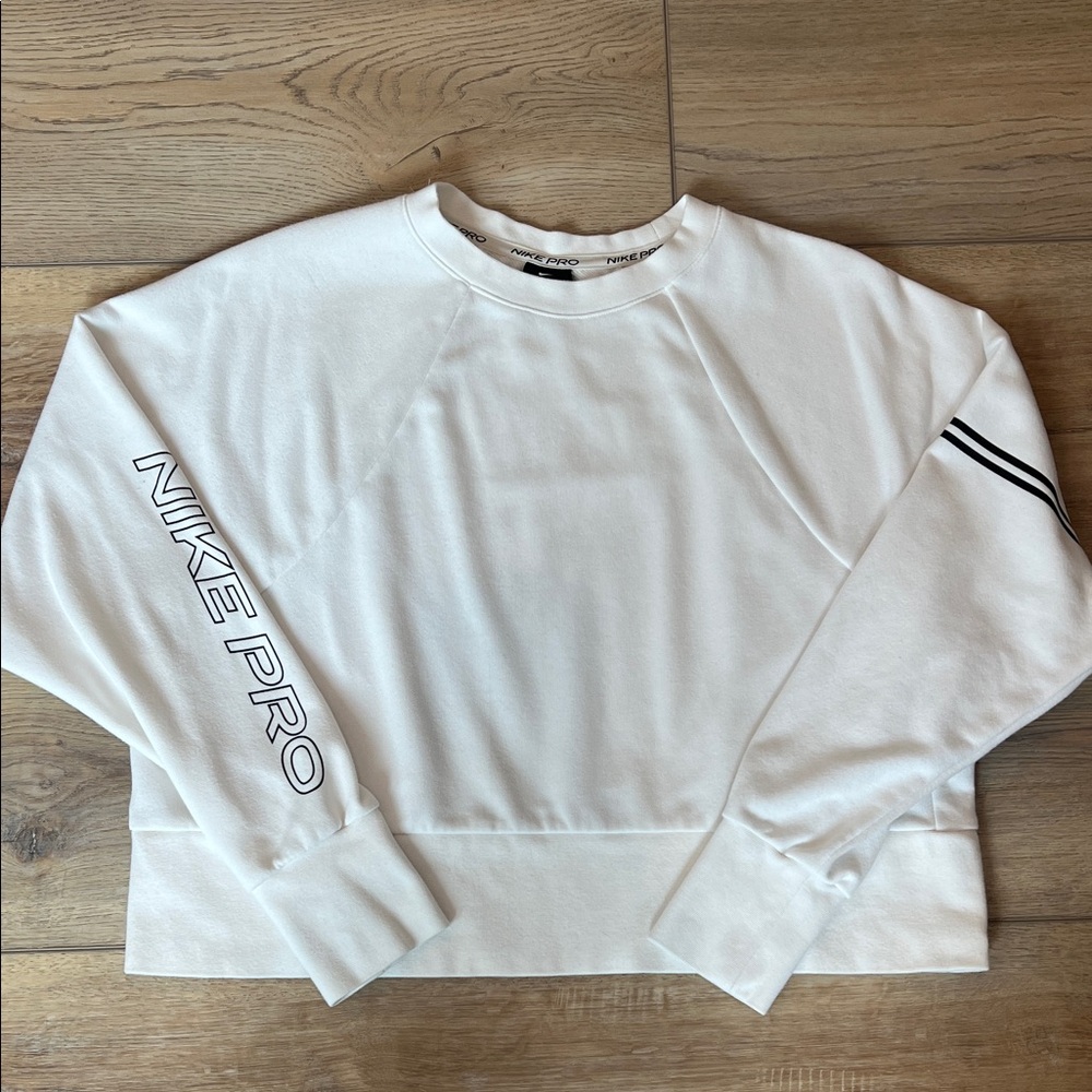 Nike White Crewneck Sweatshirt